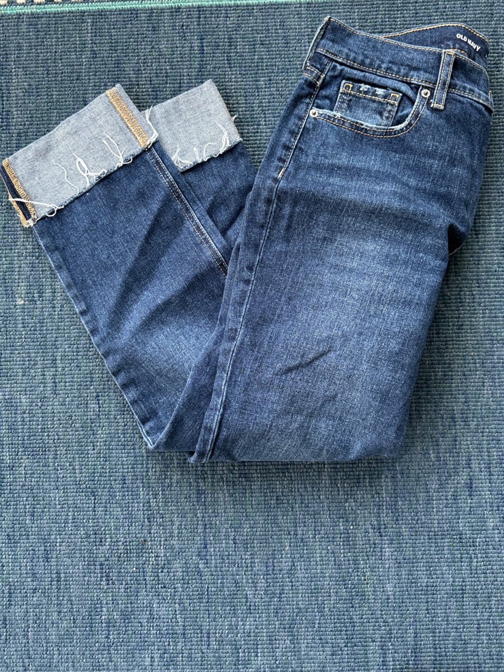 Old Navy mid rise boyfriend Blue Cropped Ankle Jeans size 2